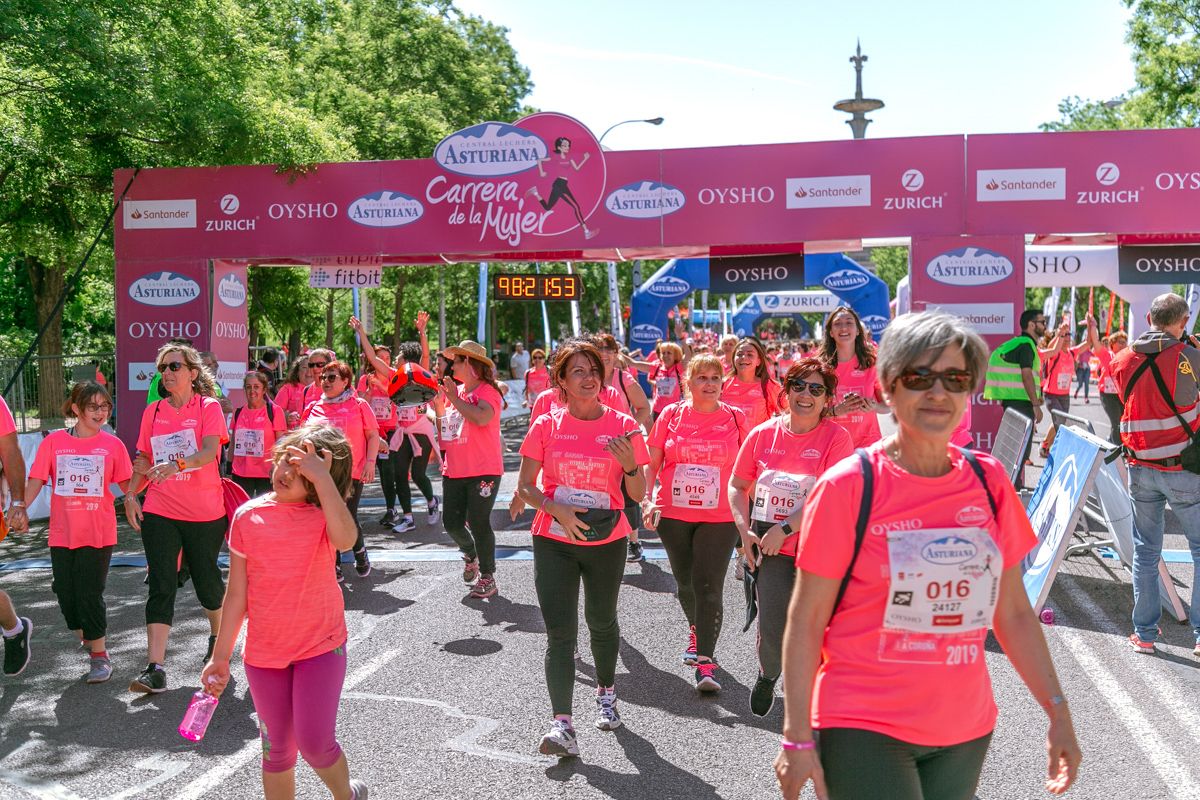 Carrera de la Mujer de Madrid - META, ARCO DERECHO (de 2:20:40 a 2:23:33)