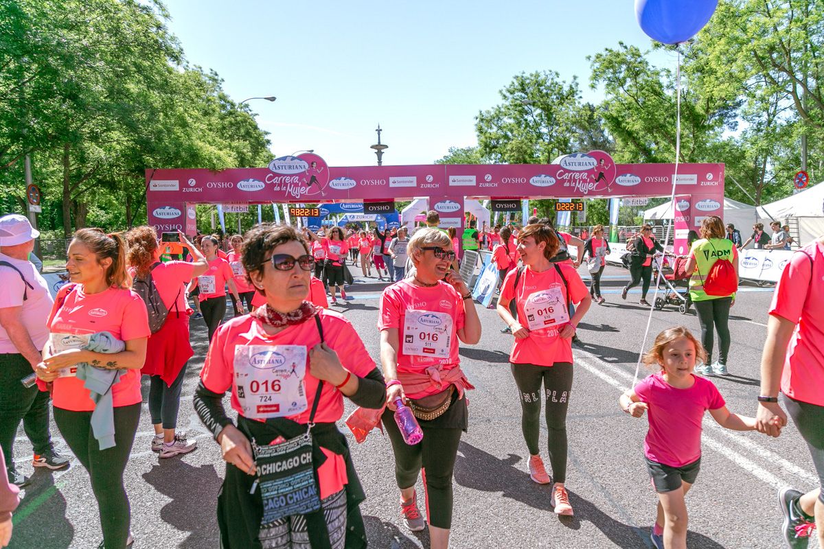 Carrera de la Mujer de Madrid - META, ARCO DERECHO (de 2:20:40 a 2:23:33)