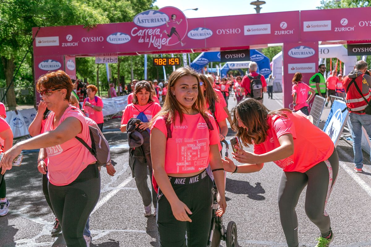 Carrera de la Mujer de Madrid - META, ARCO DERECHO (de 2:20:40 a 2:23:33)