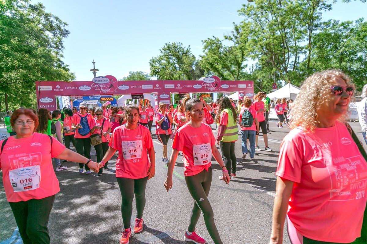 Carrera de la Mujer de Madrid - META, ARCO DERECHO (de 2:20:40 a 2:23:33)