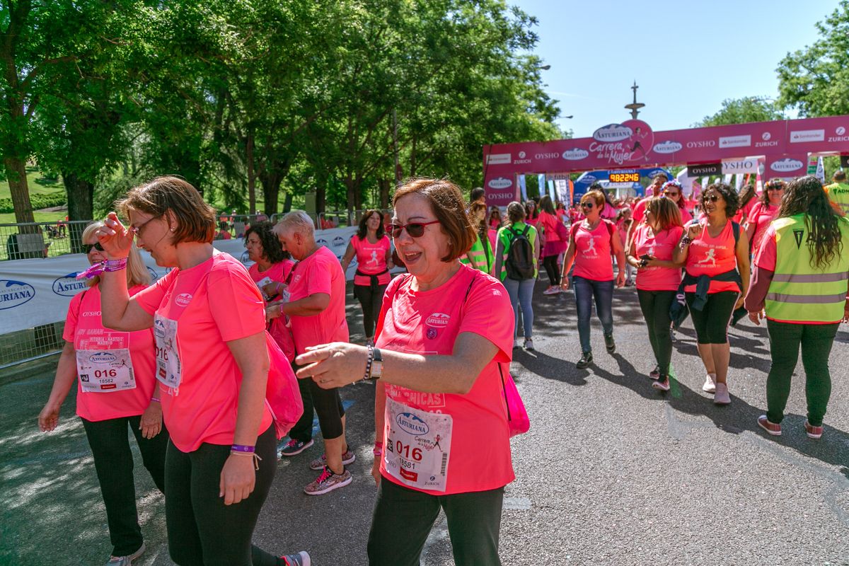 Carrera de la Mujer de Madrid - META, ARCO DERECHO (de 2:20:40 a 2:23:33)