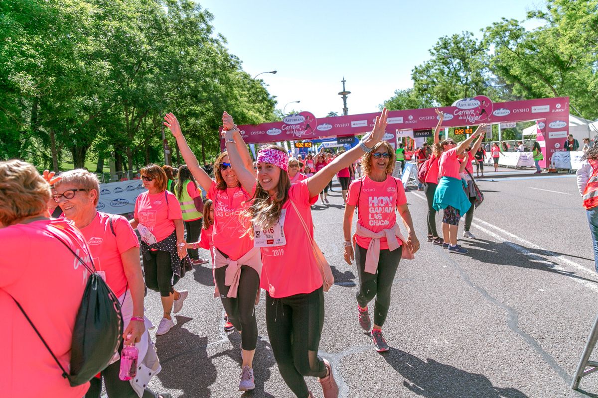 Carrera de la Mujer de Madrid - META, ARCO DERECHO (de 2:20:40 a 2:23:33)