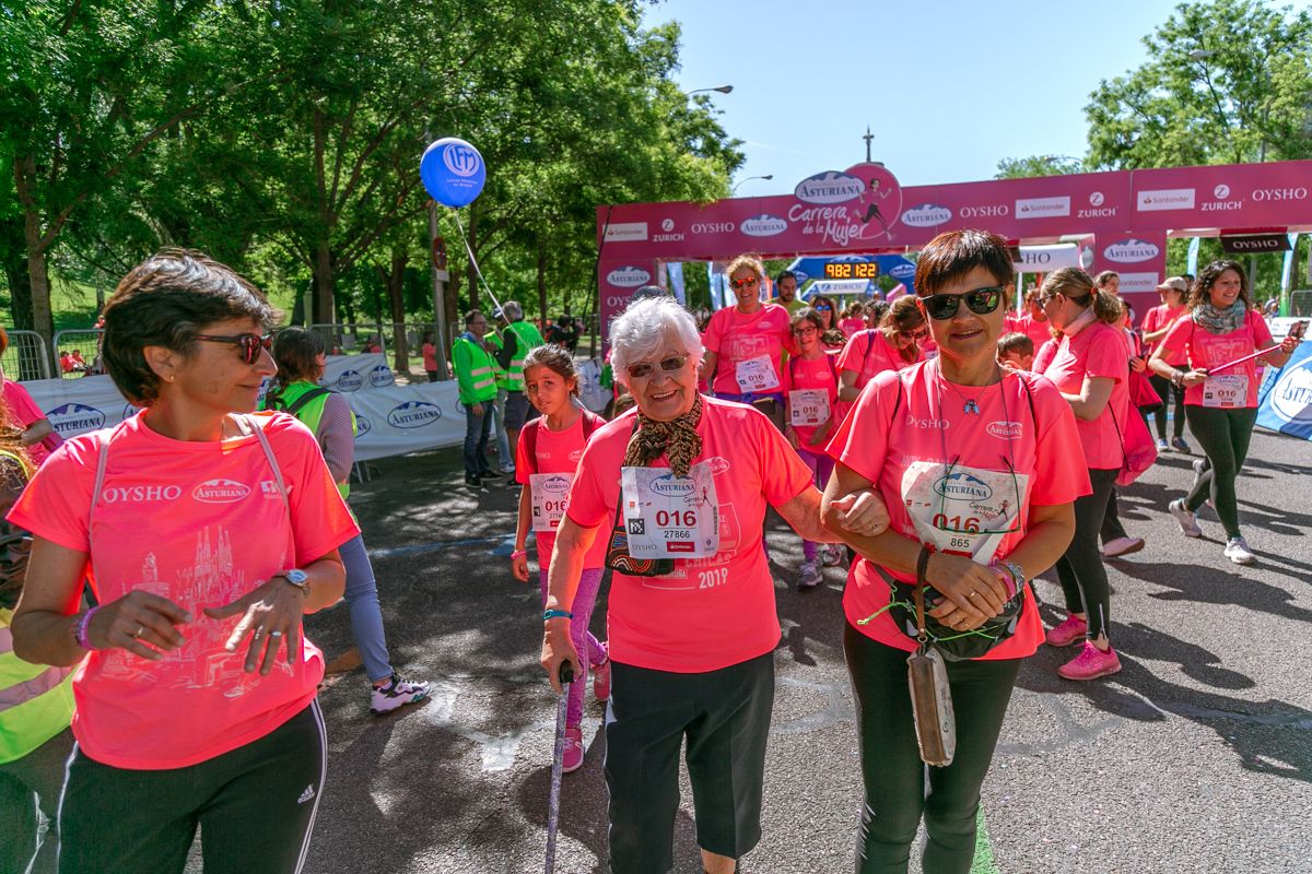 Carrera de la Mujer de Madrid - META, ARCO DERECHO (de 2:20:40 a 2:23:33)