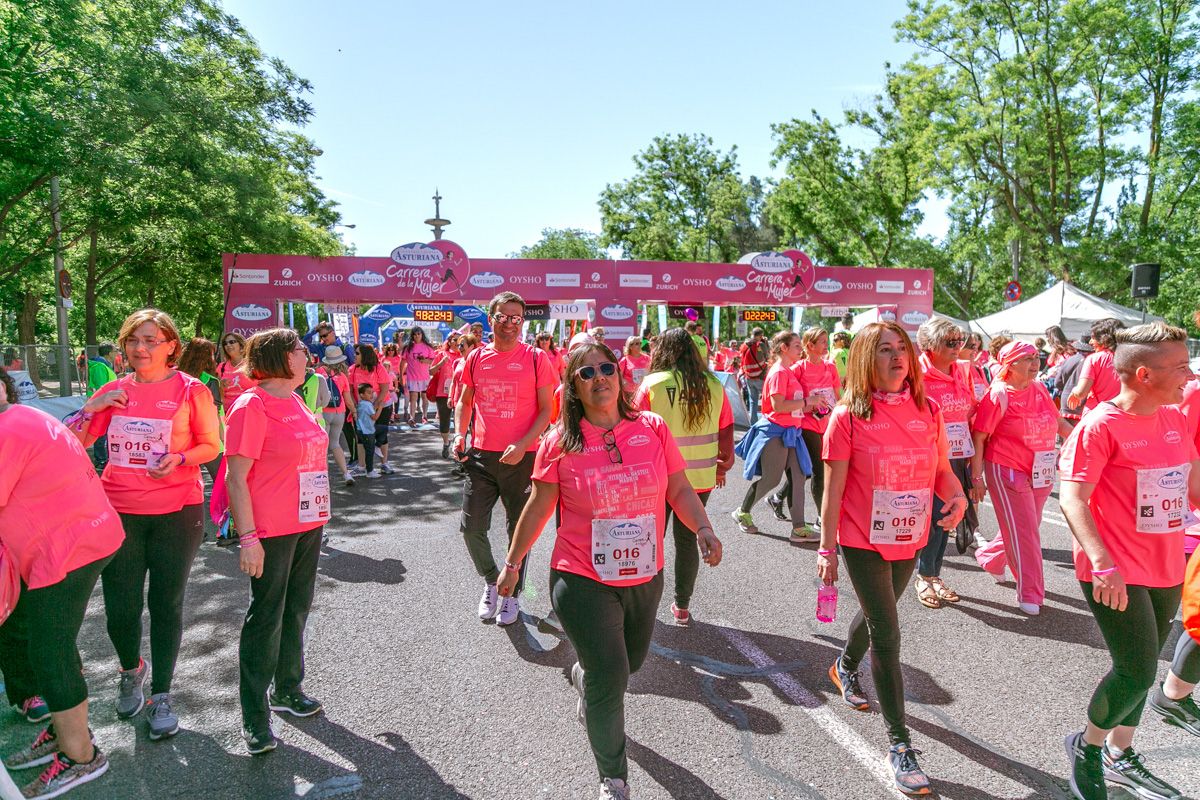 Carrera de la Mujer de Madrid - META, ARCO DERECHO (de 2:20:40 a 2:23:33)
