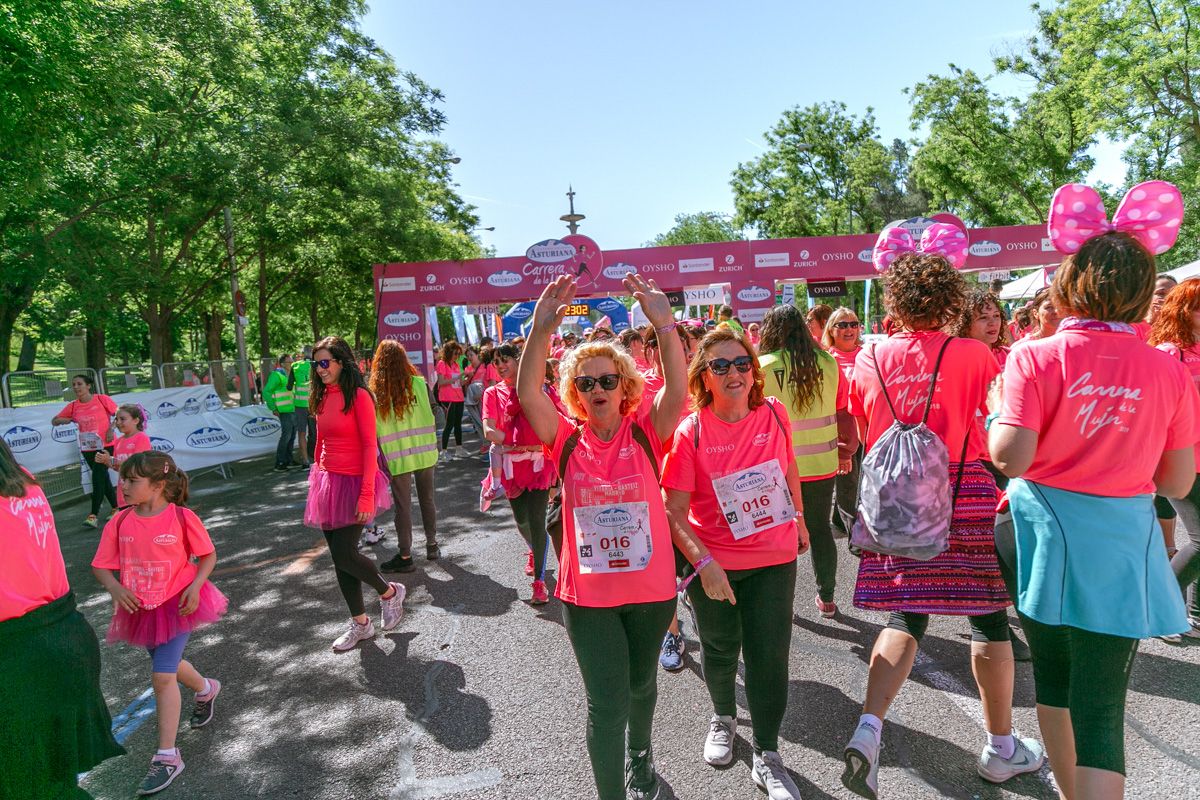Carrera de la Mujer de Madrid - META, ARCO DERECHO (de 2:20:40 a 2:23:33)
