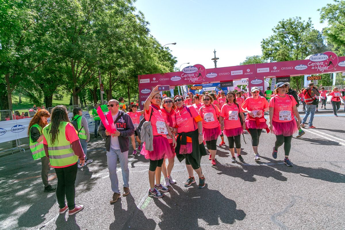 Carrera de la Mujer de Madrid - META, ARCO DERECHO (de 2:23:35 a 2:25:36)