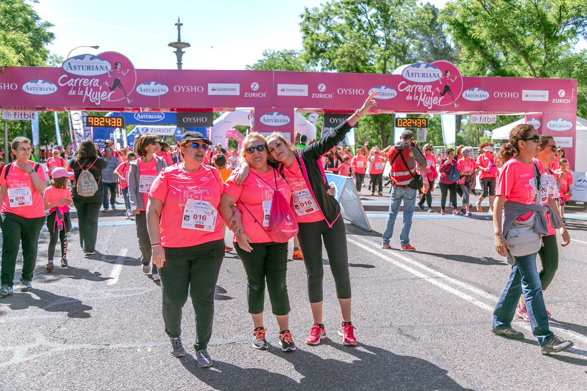 Carrera de la Mujer de Madrid - META, ARCO DERECHO (de 2:23:35 a 2:25:36)