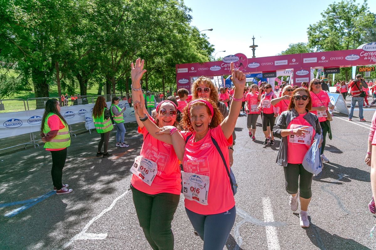 Carrera de la Mujer de Madrid - META, ARCO DERECHO (de 2:23:35 a 2:25:36)