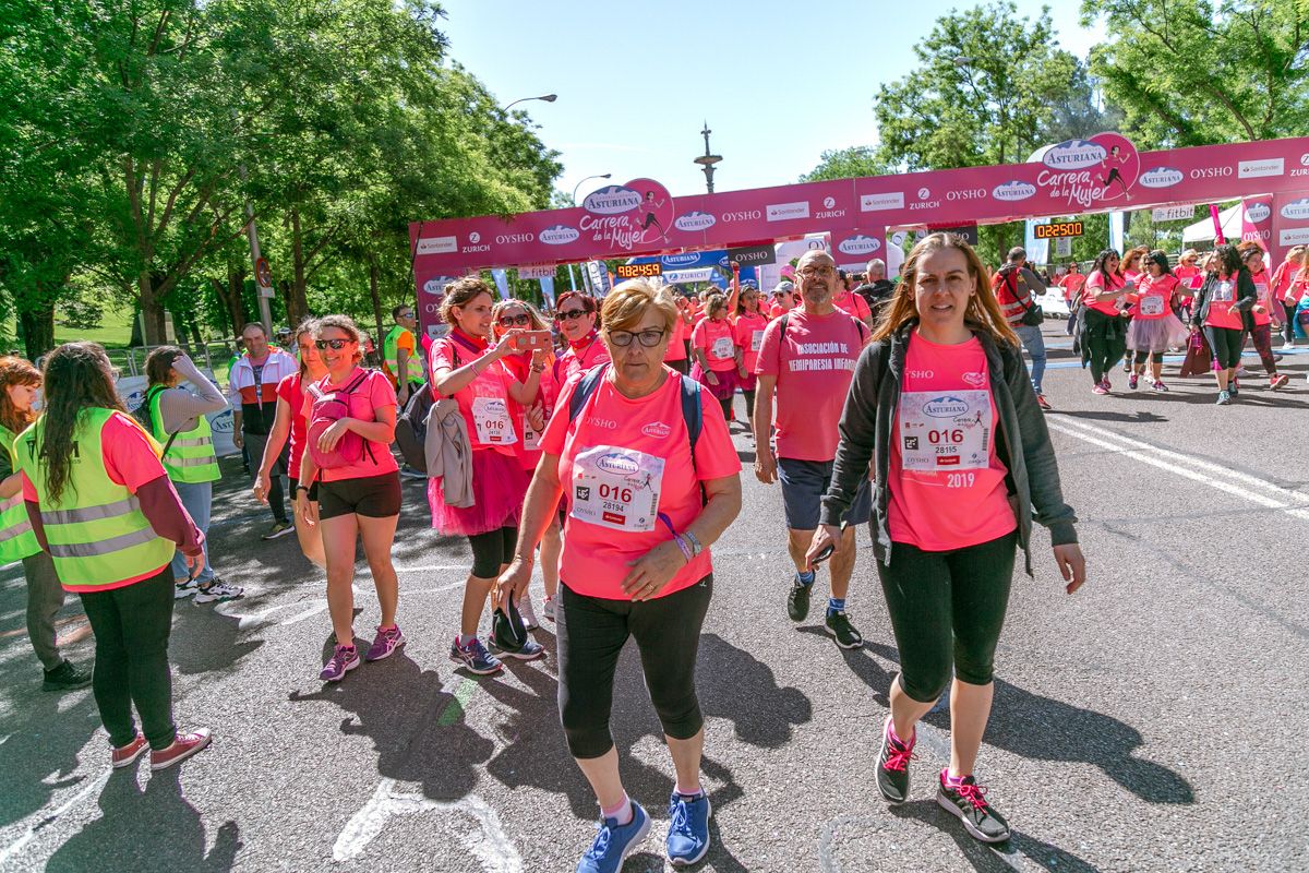 Carrera de la Mujer de Madrid - META, ARCO DERECHO (de 2:23:35 a 2:25:36)
