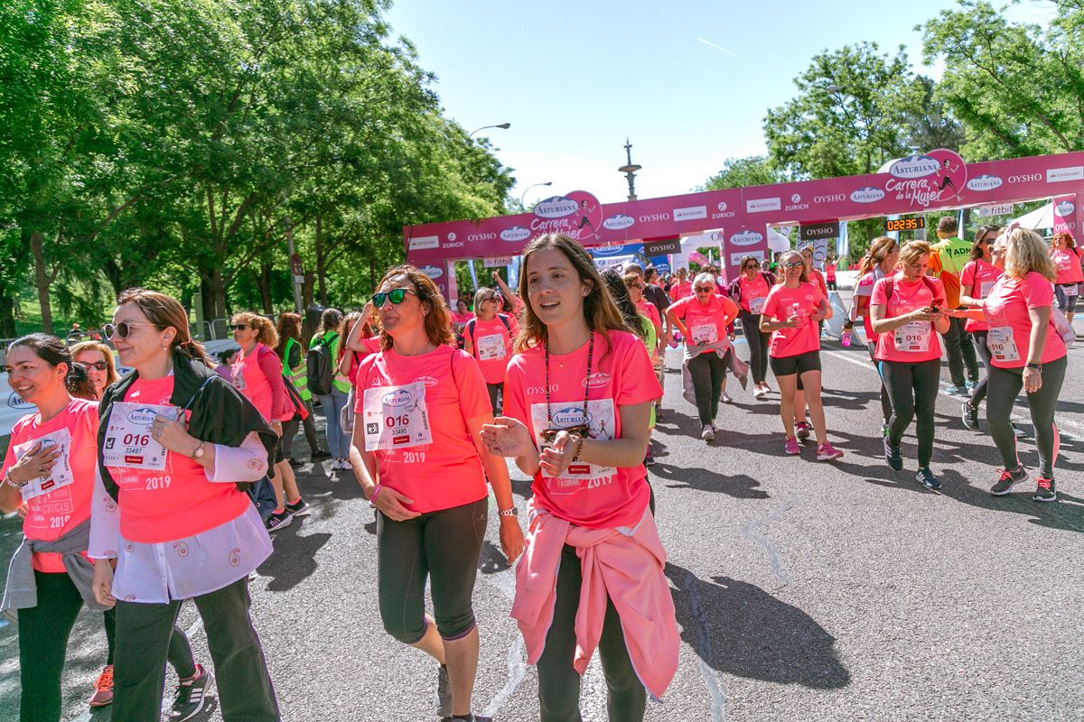 Carrera de la Mujer de Madrid - META, ARCO DERECHO (de 2:23:35 a 2:25:36)