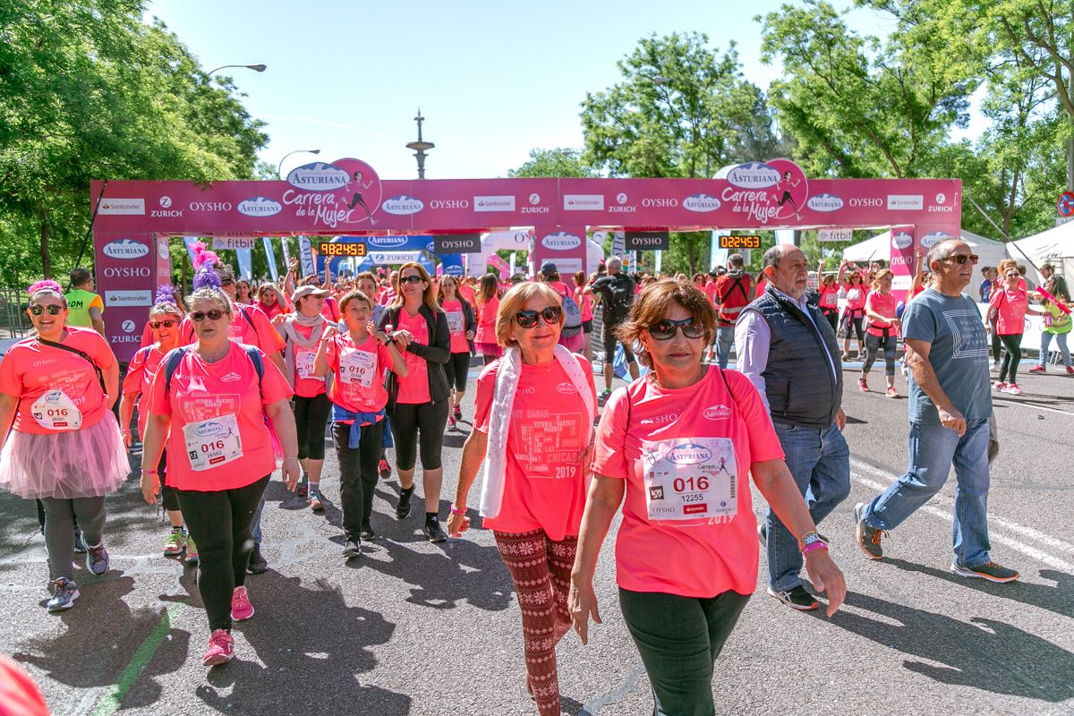 Carrera de la Mujer de Madrid - META, ARCO DERECHO (de 2:23:35 a 2:25:36)