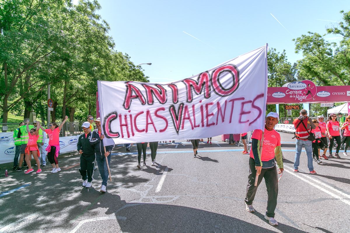 Carrera de la Mujer de Madrid - META, ARCO DERECHO (de 2:23:35 a 2:25:36)