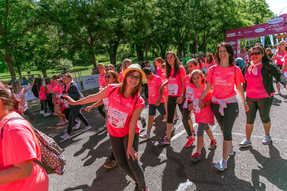 Carrera de la Mujer de Madrid - META, ARCO DERECHO (de 2:27:50 a 2:30:17)