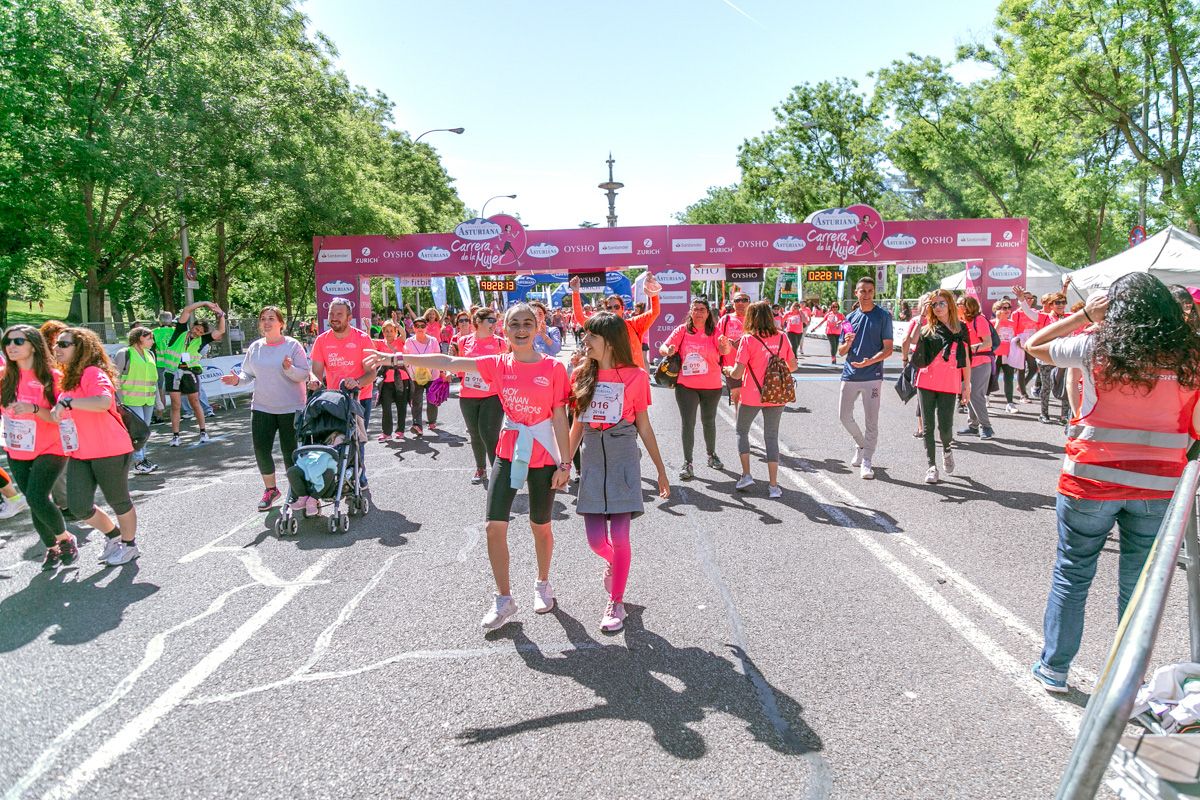 Carrera de la Mujer de Madrid - META, ARCO DERECHO (de 2:27:50 a 2:30:17)
