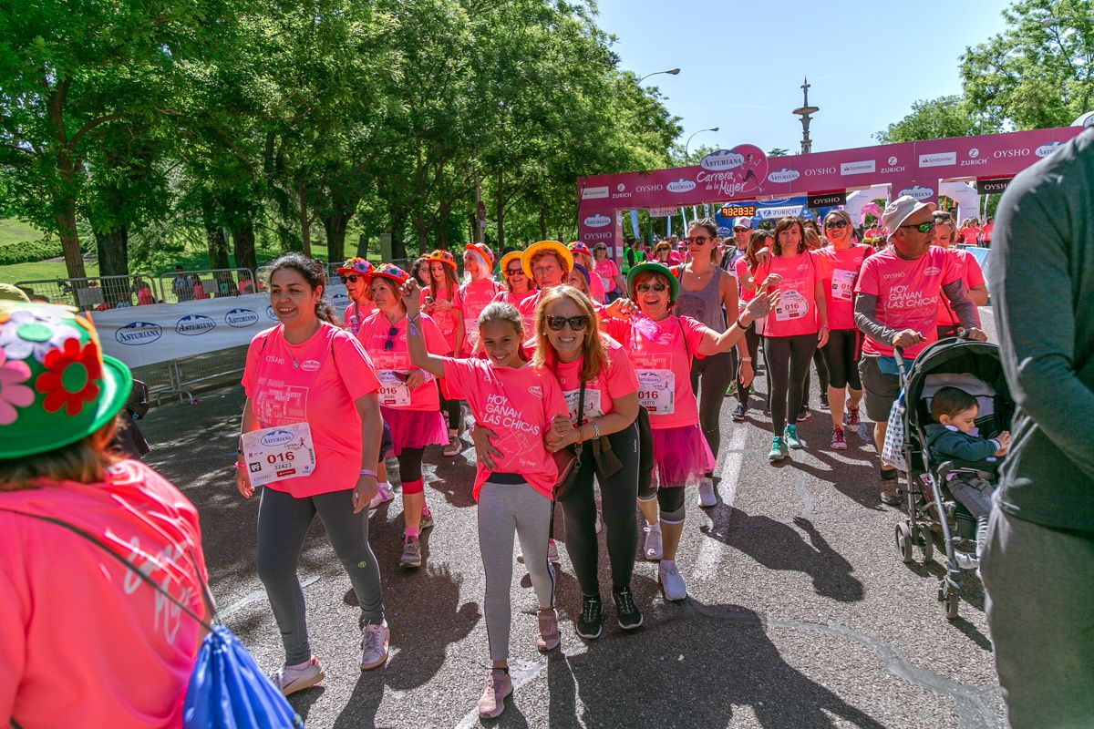 Carrera de la Mujer de Madrid - META, ARCO DERECHO (de 2:27:50 a 2:30:17)