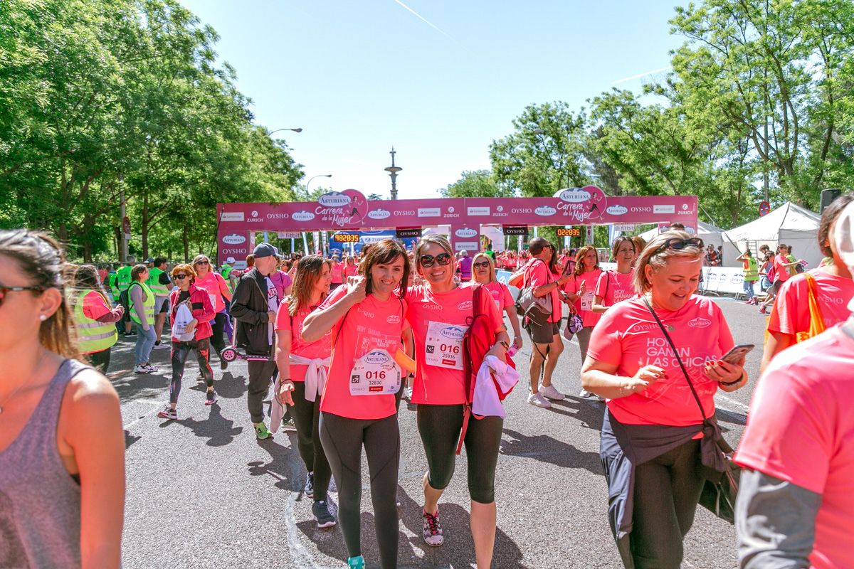 Carrera de la Mujer de Madrid - META, ARCO DERECHO (de 2:27:50 a 2:30:17)