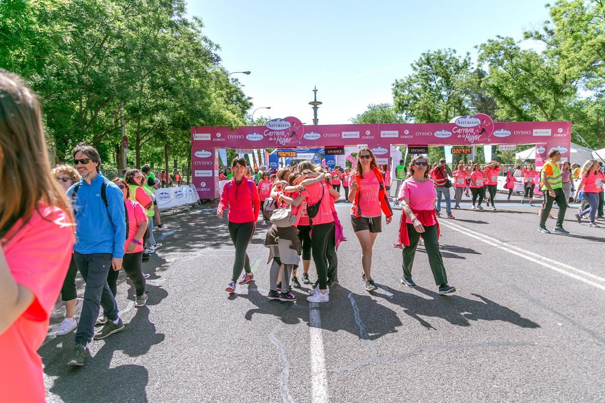 Carrera de la Mujer de Madrid - META, ARCO DERECHO (de 2:27:50 a 2:30:17)