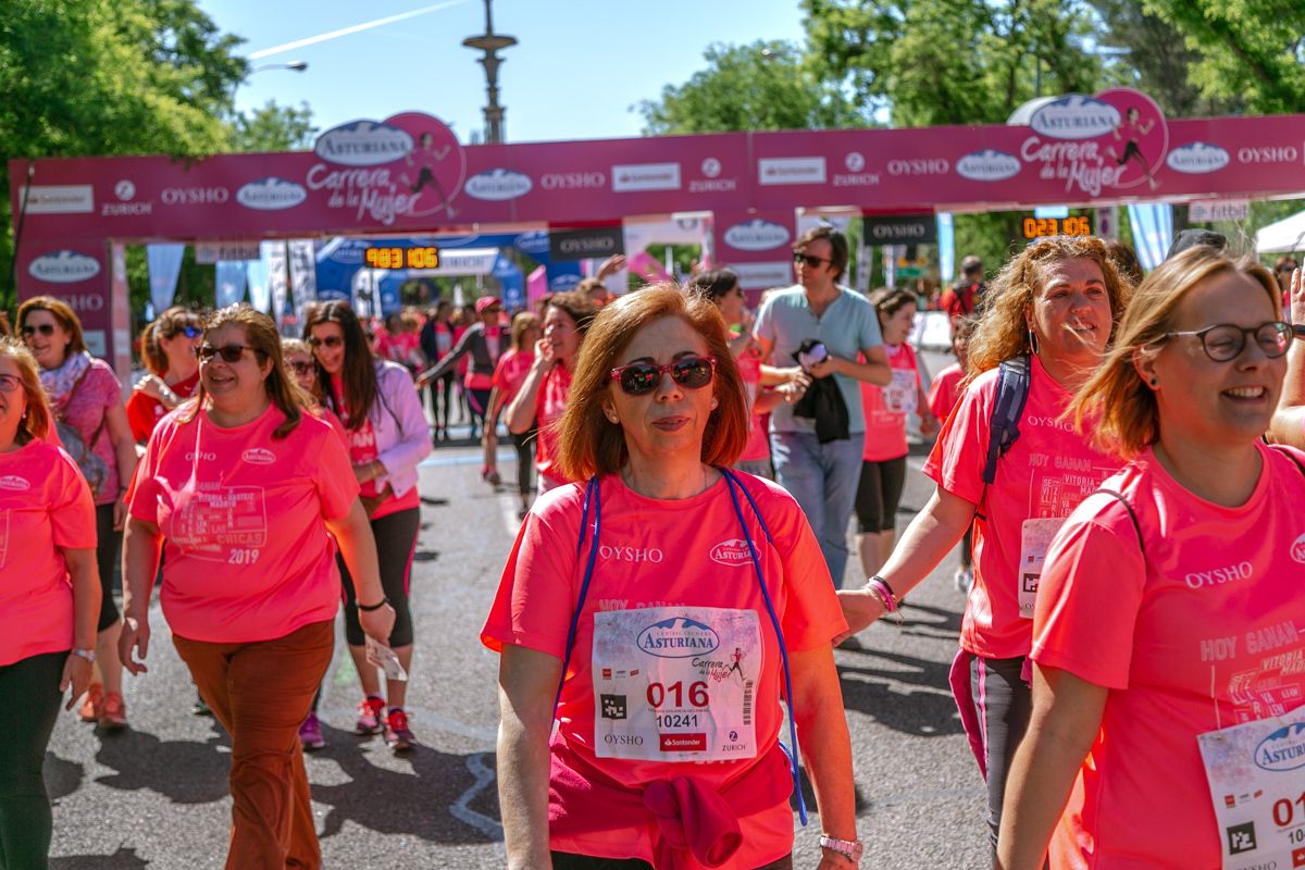 Carrera de la Mujer de Madrid - META, ARCO DERECHO (de 2:30:20 a 2:32:00)