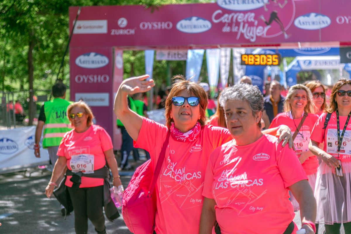 Carrera de la Mujer de Madrid - META, ARCO DERECHO (de 2:30:20 a 2:32:00)