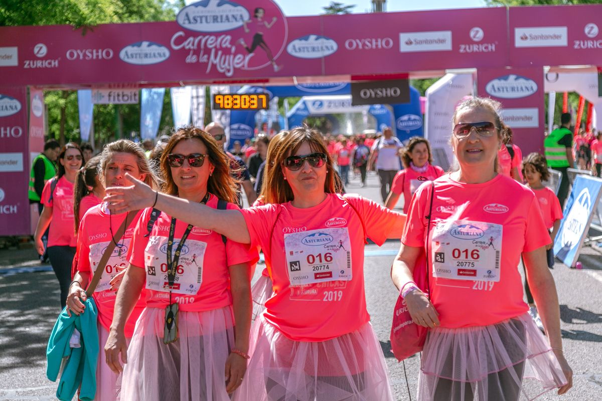 Carrera de la Mujer de Madrid - META, ARCO DERECHO (de 2:30:20 a 2:32:00)