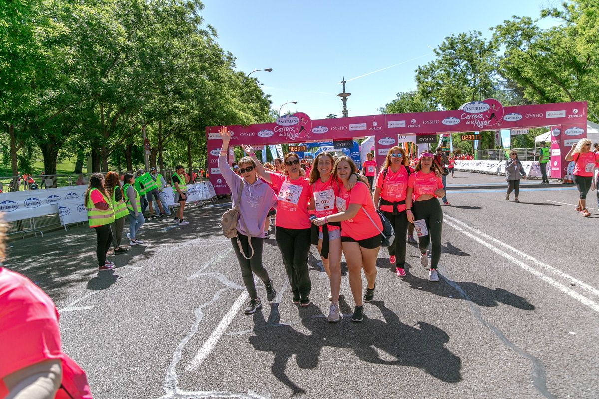 Carrera de la Mujer de Madrid - META, ARCO DERECHO (de 2:27:50 a 2:30:17)