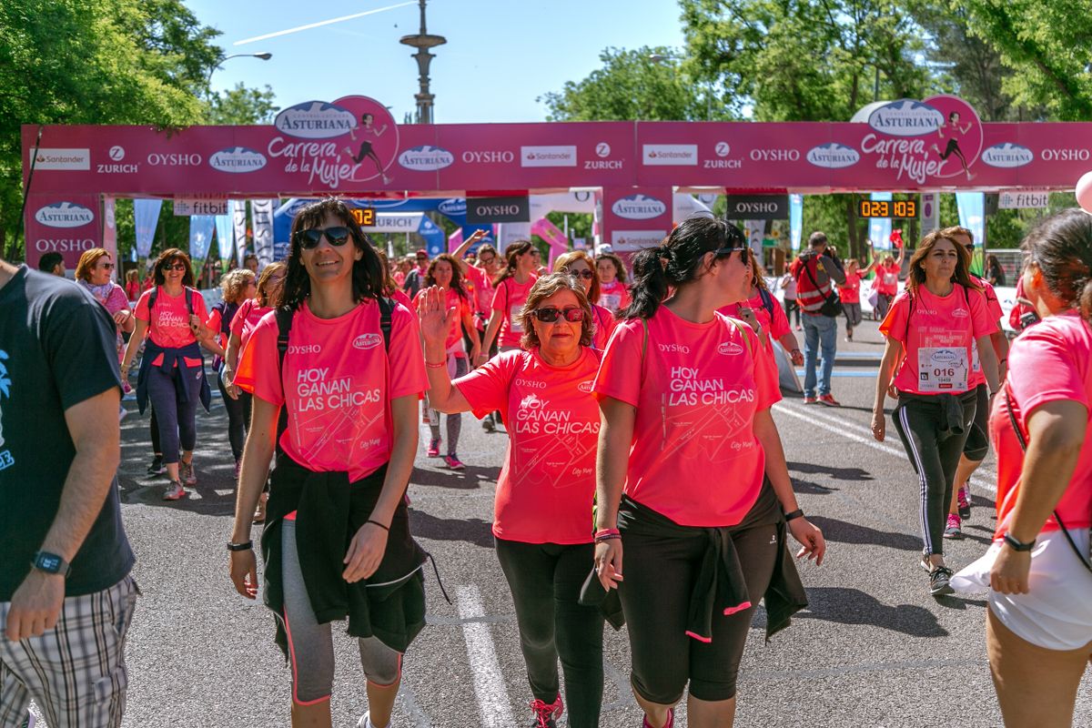 Carrera de la Mujer de Madrid - META, ARCO DERECHO (de 2:30:20 a 2:32:00)