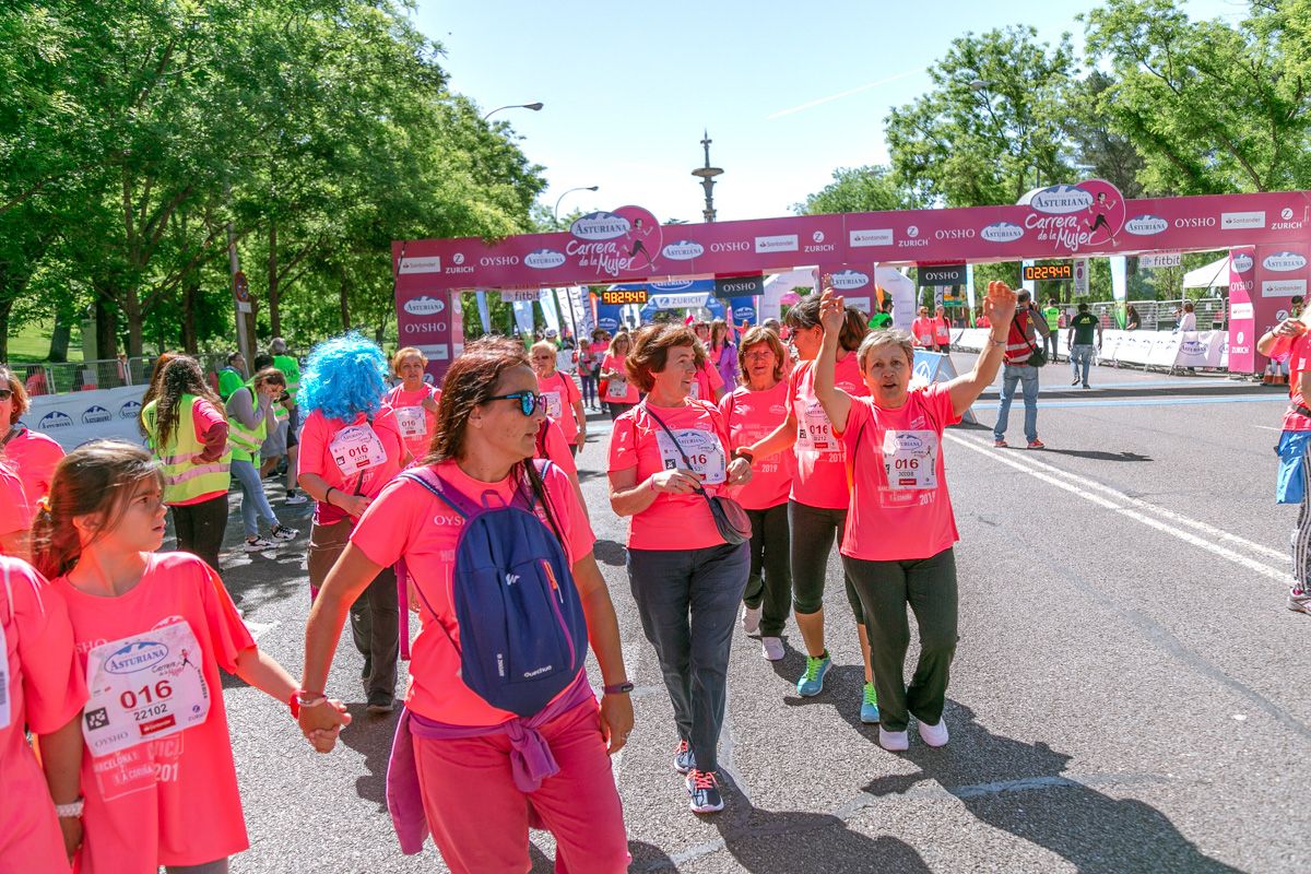 Carrera de la Mujer de Madrid - META, ARCO DERECHO (de 2:27:50 a 2:30:17)
