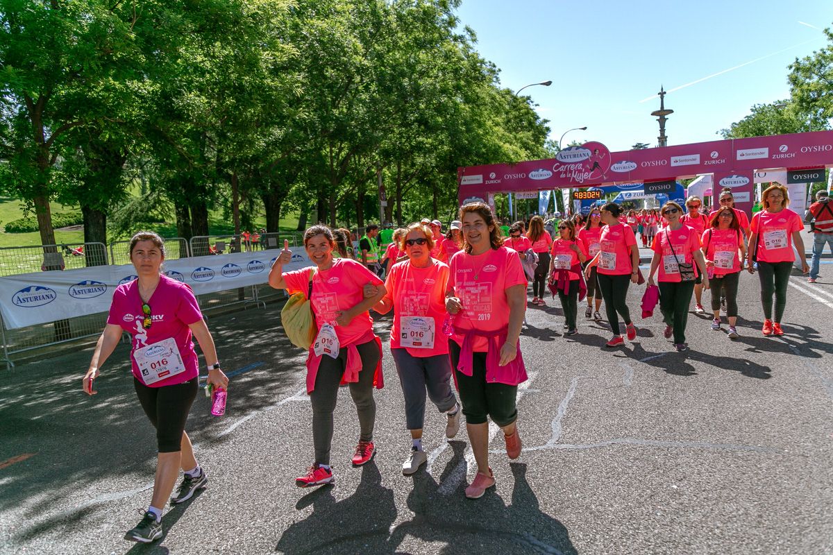 Carrera de la Mujer de Madrid - META, ARCO DERECHO (de 2:30:20 a 2:32:00)