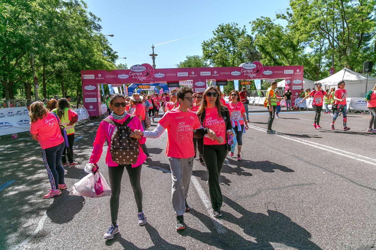 Carrera de la Mujer de Madrid - META, ARCO DERECHO (de 2:27:50 a 2:30:17)