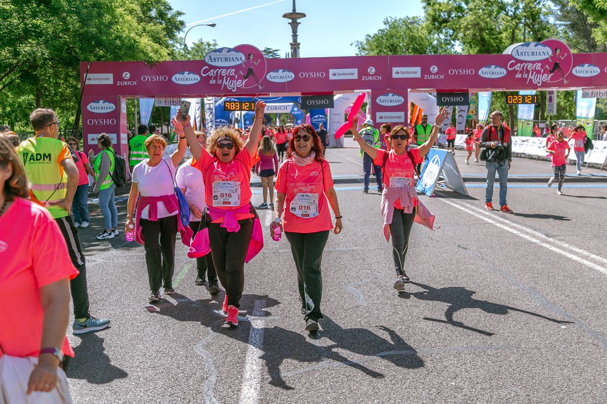 Carrera de la Mujer de Madrid - META, ARCO DERECHO (de 2:30:20 a 2:32:00)