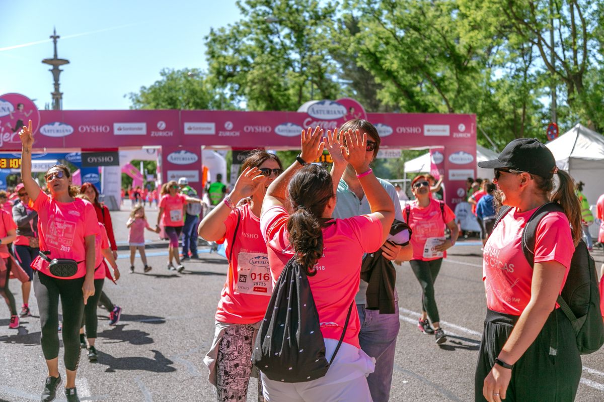 Carrera de la Mujer de Madrid - META, ARCO DERECHO (de 2:30:20 a 2:32:00)