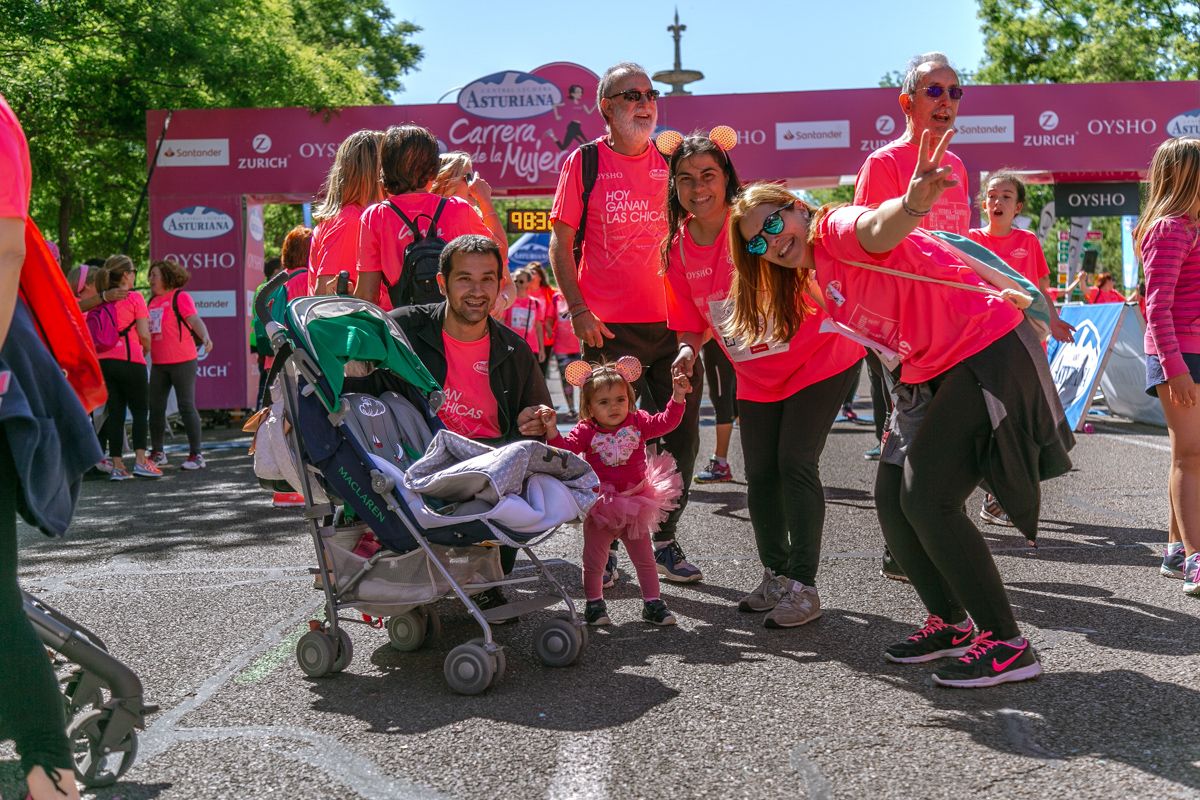 Carrera de la Mujer de Madrid - META, ARCO DERECHO (de 2:30:20 a 2:32:00)