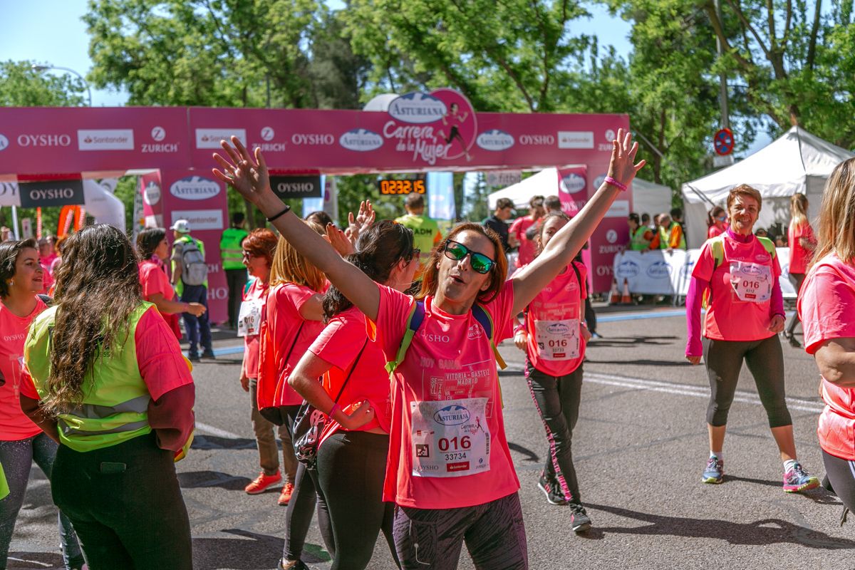 Carrera de la Mujer de Madrid - META, ARCO DERECHO (de 2:30:20 a 2:32:00)