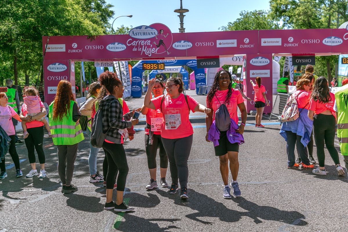 Carrera de la Mujer de Madrid - META, ARCO DERECHO (de 2:32:01 a FINAL)