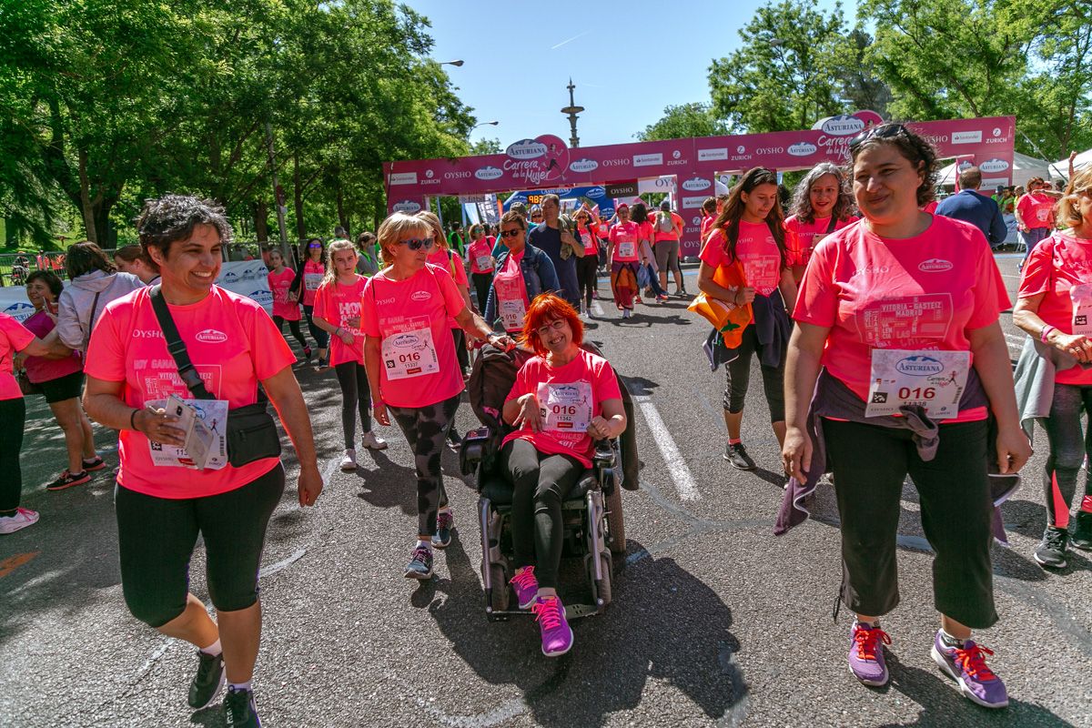 Carrera de la Mujer de Madrid - META, ARCO DERECHO (de 2:32:01 a FINAL)