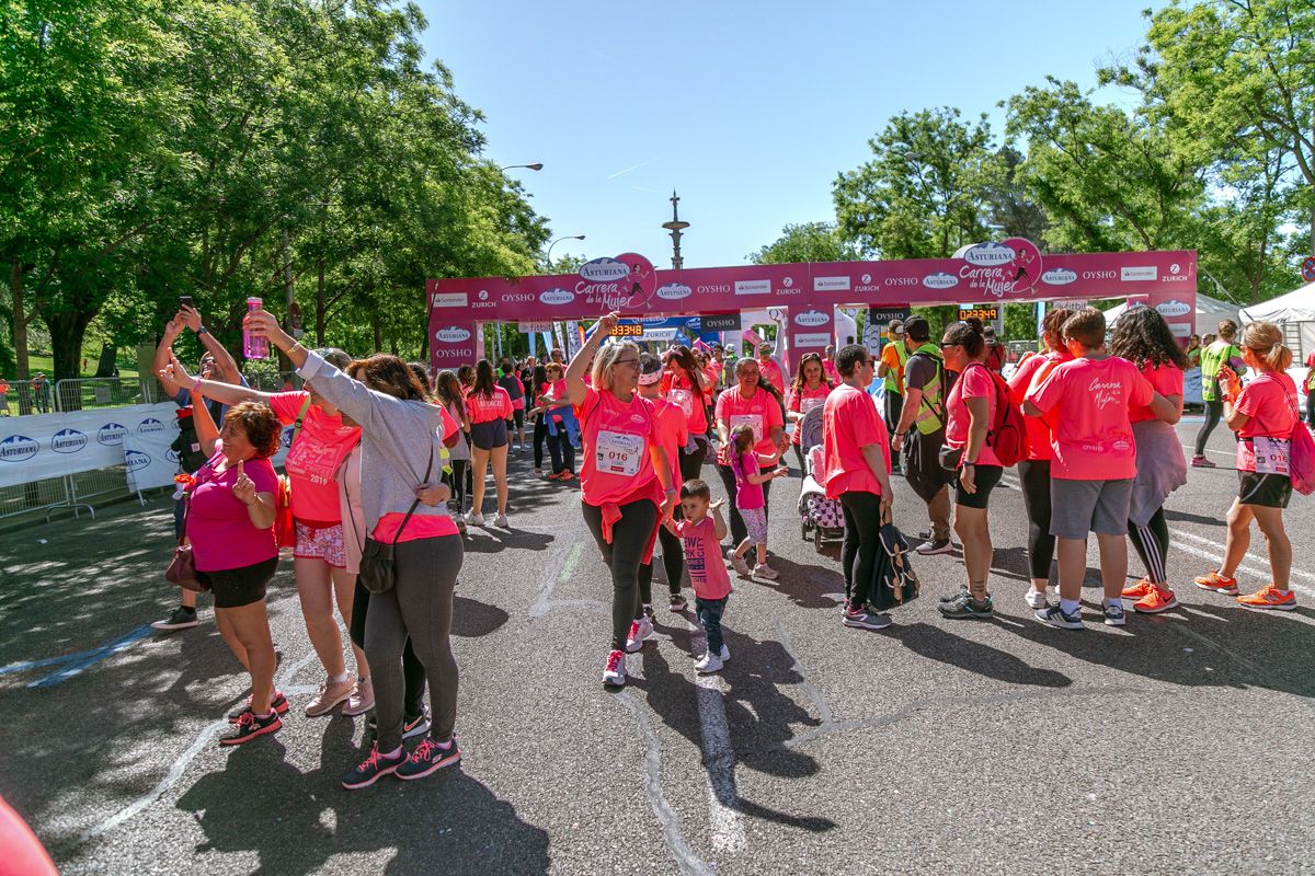 Carrera de la Mujer de Madrid - META, ARCO DERECHO (de 2:32:01 a FINAL)