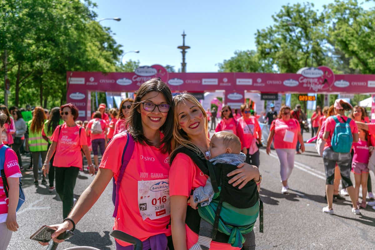 Carrera de la Mujer de Madrid - META, ARCO DERECHO (de 2:30:20 a 2:32:00)
