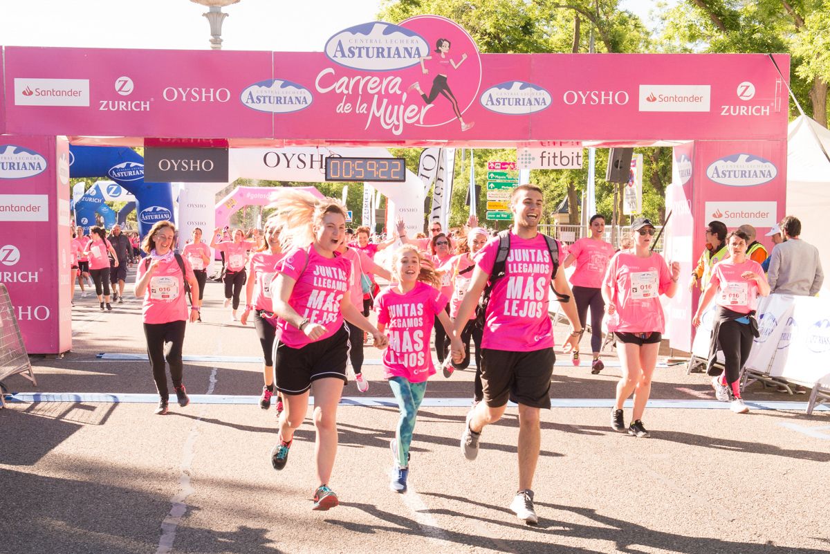 Carrera de la Mujer de Madrid - META, ARCO IZQUIERDO (de 58:46 a 1:01:31)	
