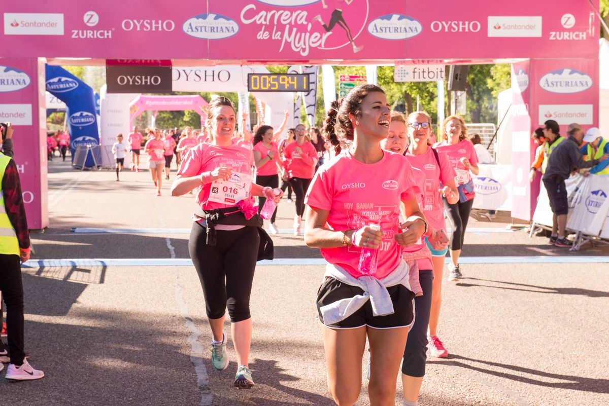 Carrera de la Mujer de Madrid - META, ARCO IZQUIERDO (de 58:46 a 1:01:31)	