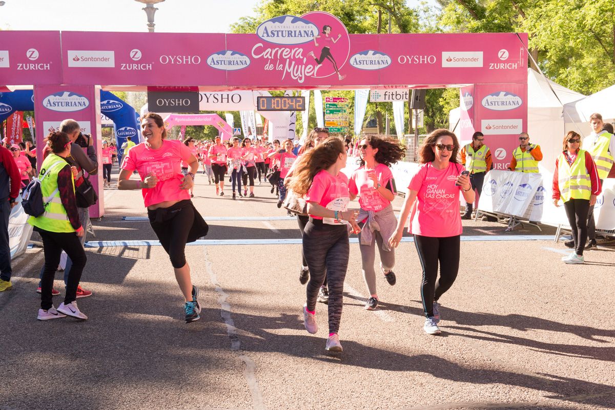 Carrera de la Mujer de Madrid - META, ARCO IZQUIERDO (de 1:00:40 a 1:02:29)	