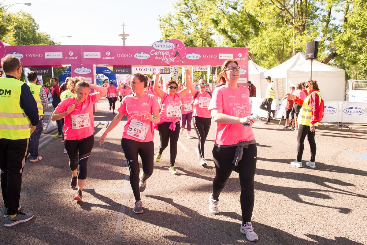 Carrera de la Mujer de Madrid - META, ARCO IZQUIERDO (de 1:00:40 a 1:02:29)	