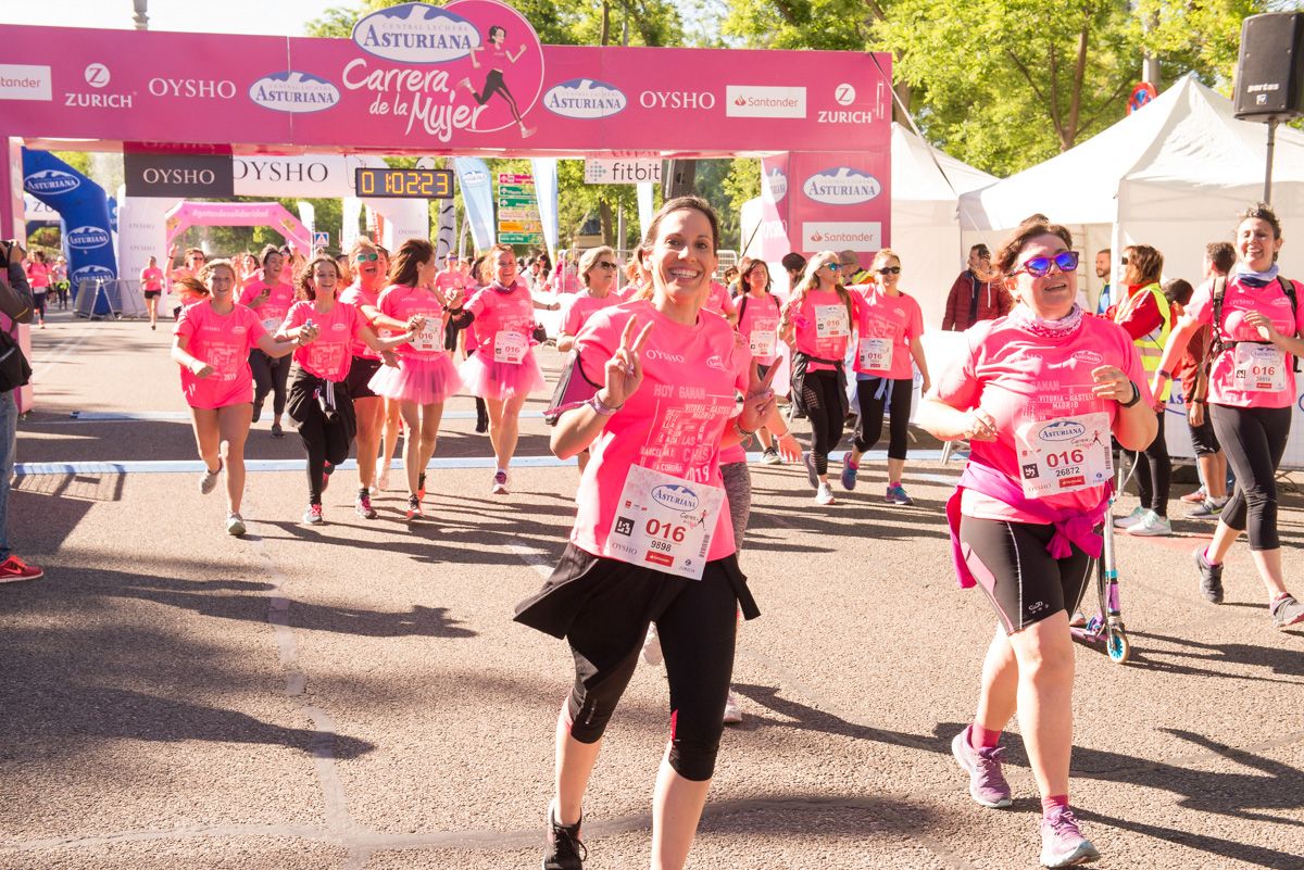 Carrera de la Mujer de Madrid - META, ARCO IZQUIERDO (de 1:00:40 a 1:02:29)	
