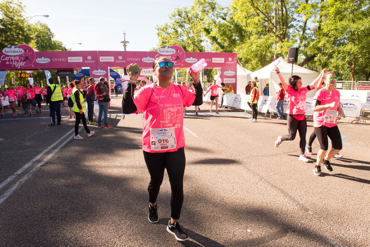 Carrera de la Mujer de Madrid - META, ARCO IZQUIERDO (de 1:02:30 a 1:04:05)