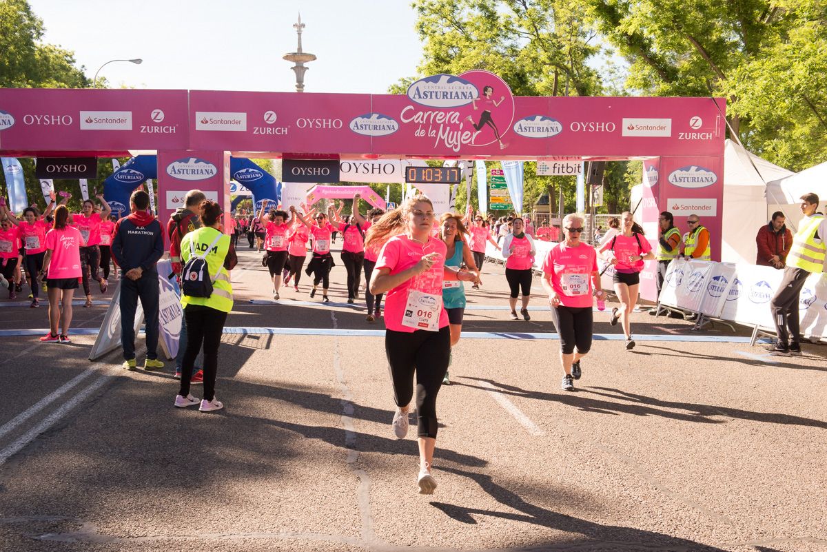 Carrera de la Mujer de Madrid - META, ARCO IZQUIERDO (de 1:02:30 a 1:04:05)