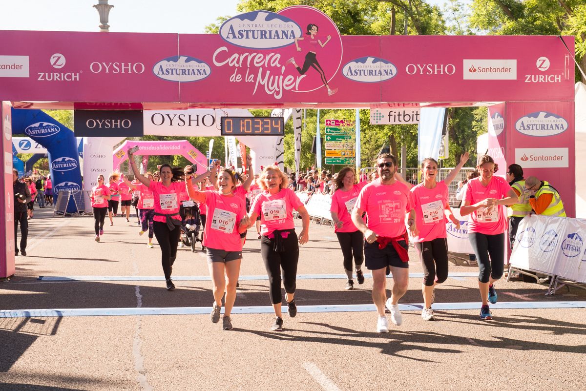 Carrera de la Mujer de Madrid - META, ARCO IZQUIERDO (de 1:02:30 a 1:04:05)