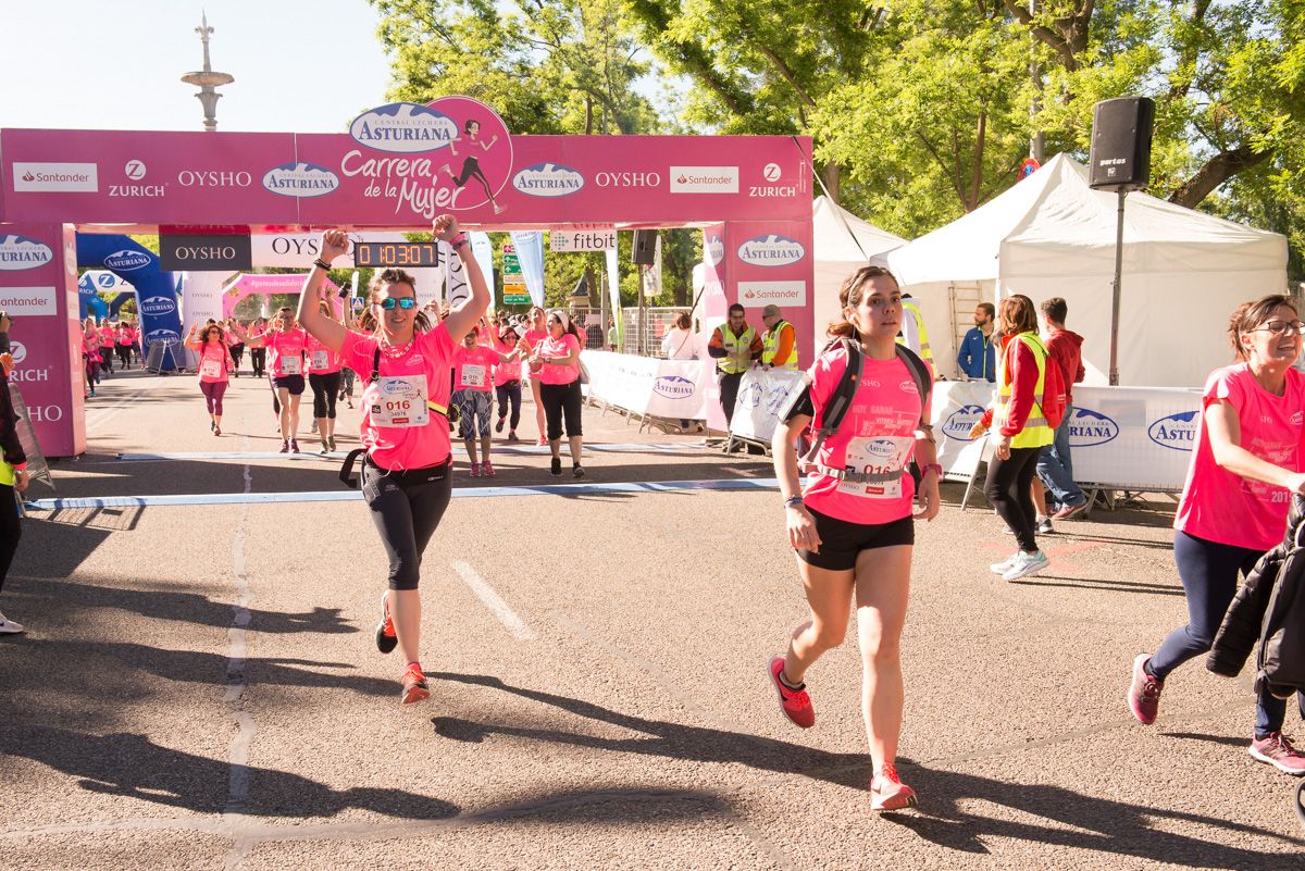 Carrera de la Mujer de Madrid - META, ARCO IZQUIERDO (de 1:02:30 a 1:04:05)