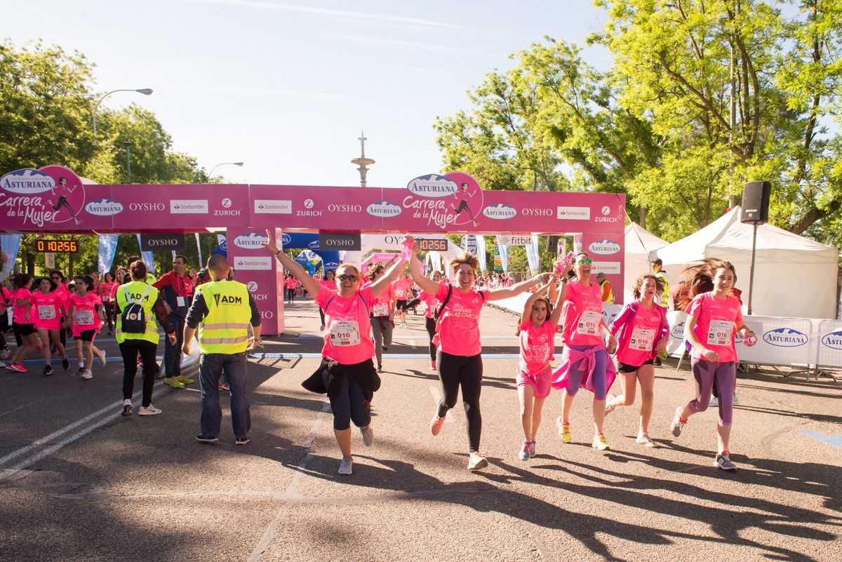 Carrera de la Mujer de Madrid - META, ARCO IZQUIERDO (de 1:02:30 a 1:04:05)