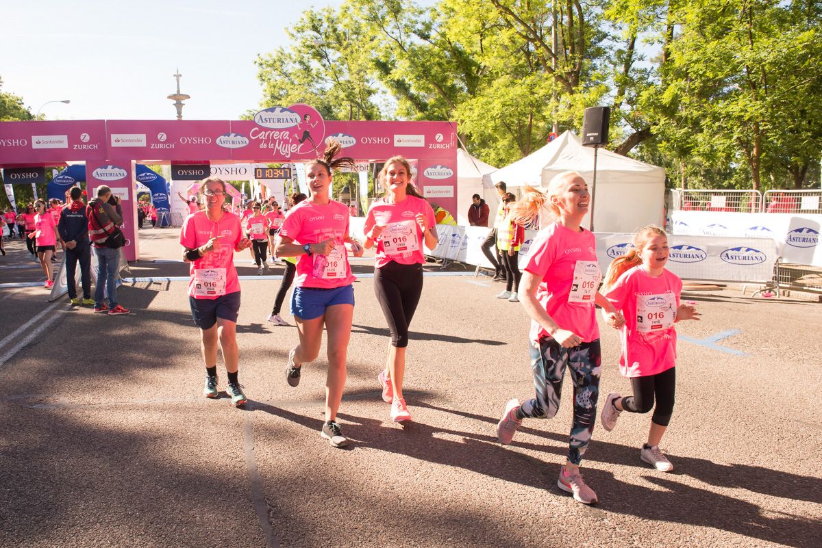 Carrera de la Mujer de Madrid - META, ARCO IZQUIERDO (de 1:02:30 a 1:04:05)