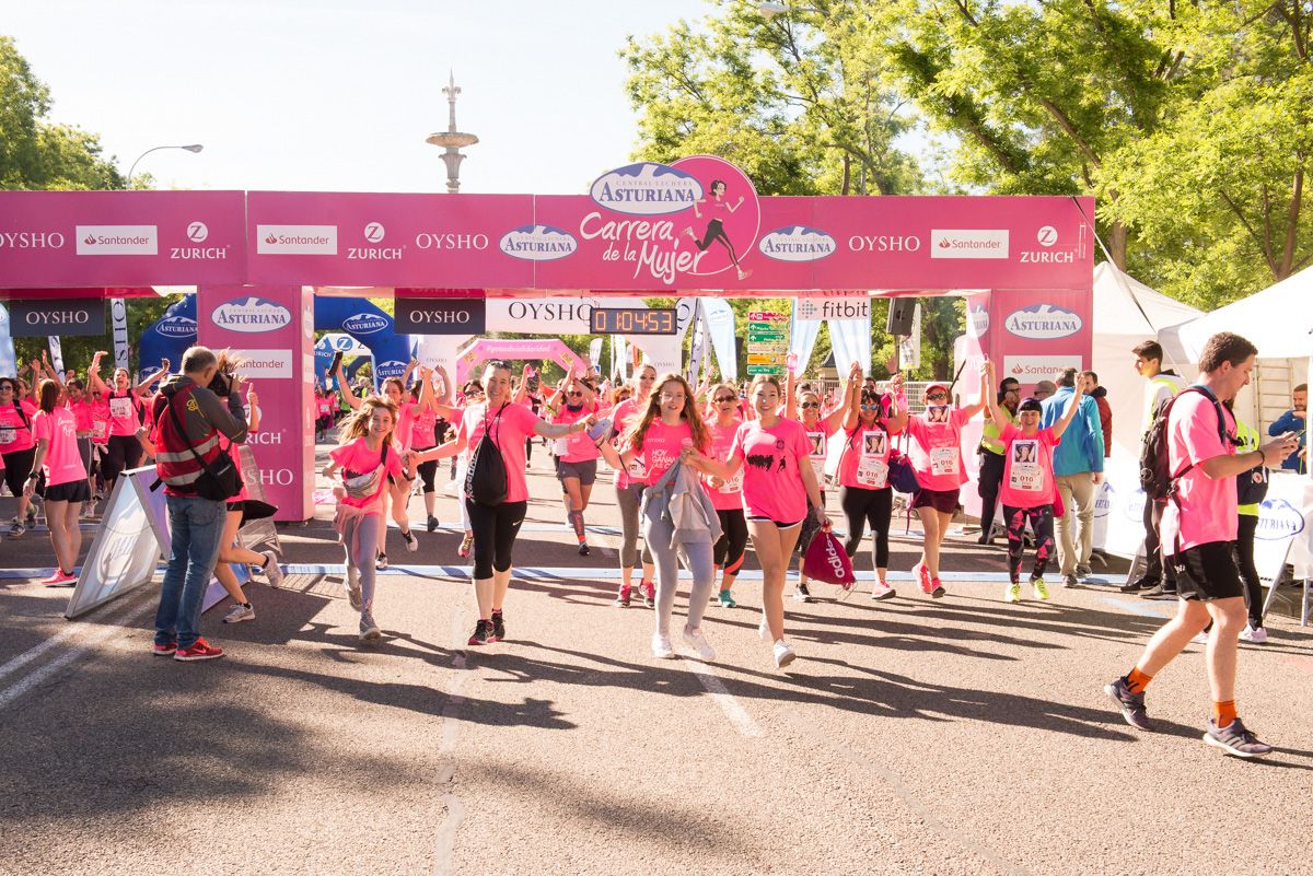 Carrera de la Mujer de Madrid - META, ARCO IZQUIERDO (de 1:04:06 a 1:05:40)