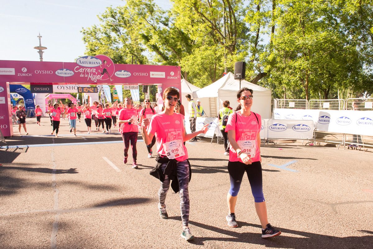 Carrera de la Mujer de Madrid - META, ARCO IZQUIERDO (de 1:04:06 a 1:05:40)